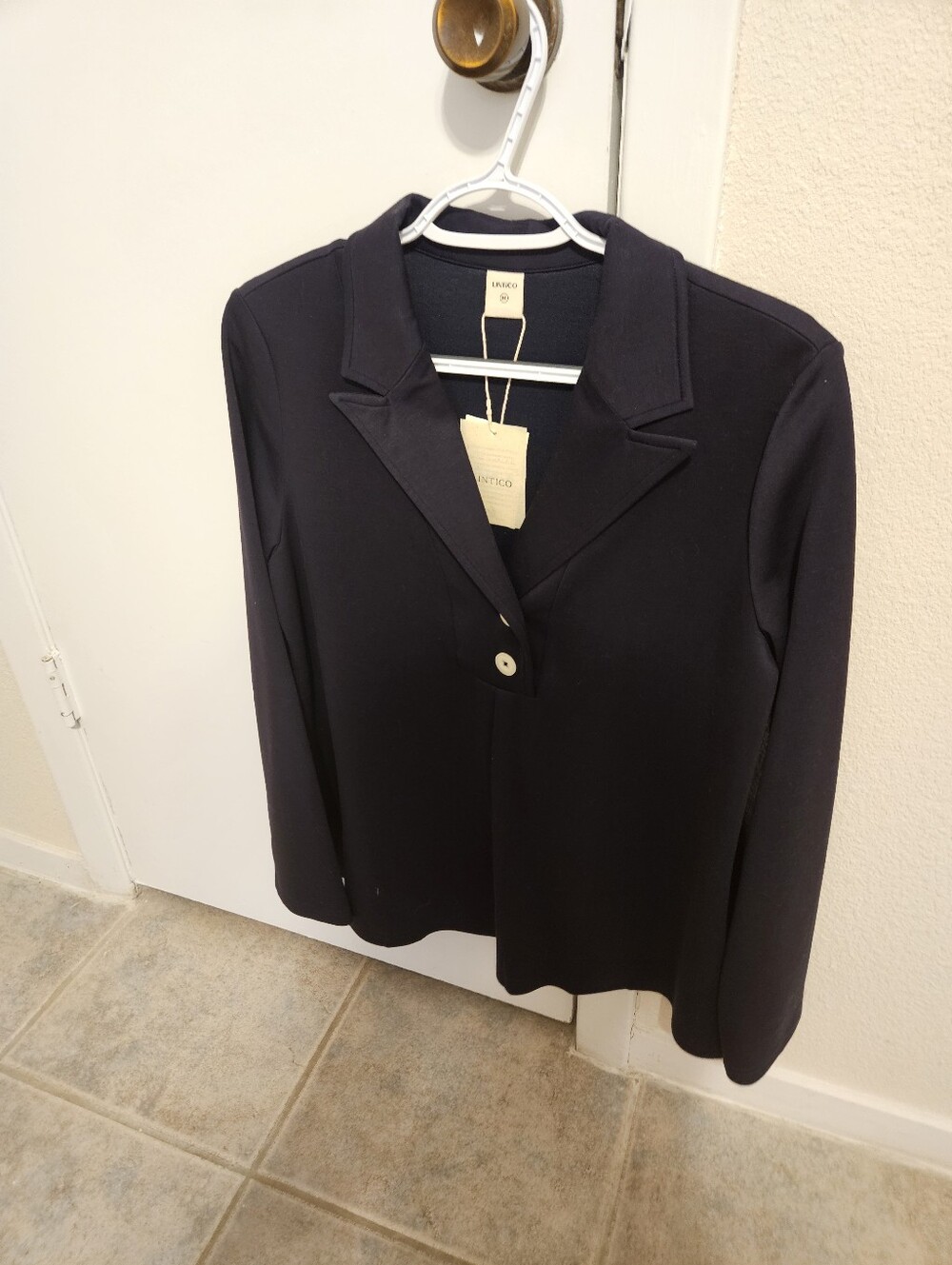 Women's Lintico Knit Cute Button Accent  Top NWT In Navy Size M